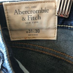 Abercrombie & Fitch blue jeans: 31W / 30L